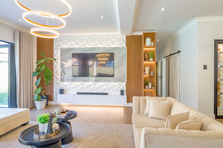 4 Bedroom Property for Sale in Silver Lakes Golf Estate Gauteng