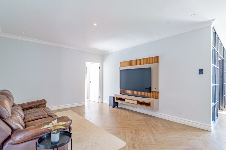 4 Bedroom Property for Sale in Silver Lakes Golf Estate Gauteng