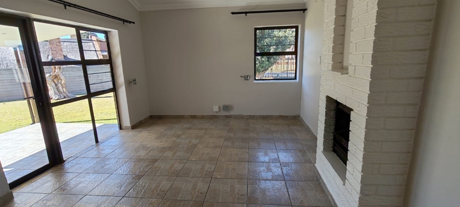 To Let 3 Bedroom Property for Rent in Casseldale Gauteng