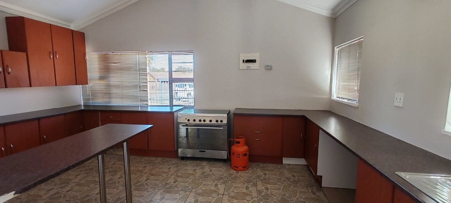 To Let 3 Bedroom Property for Rent in Casseldale Gauteng