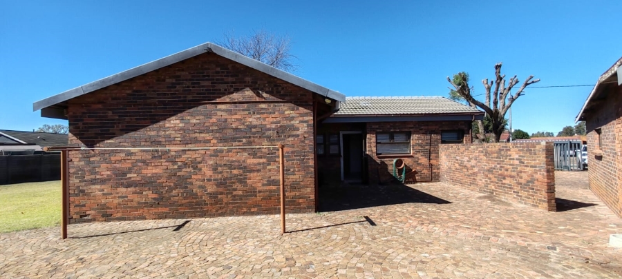 To Let 3 Bedroom Property for Rent in Casseldale Gauteng