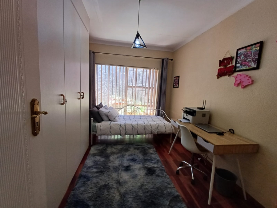 4 Bedroom Property for Sale in Glen Marais Gauteng