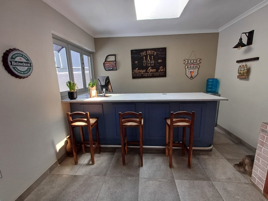 4 Bedroom Property for Sale in Glen Marais Gauteng