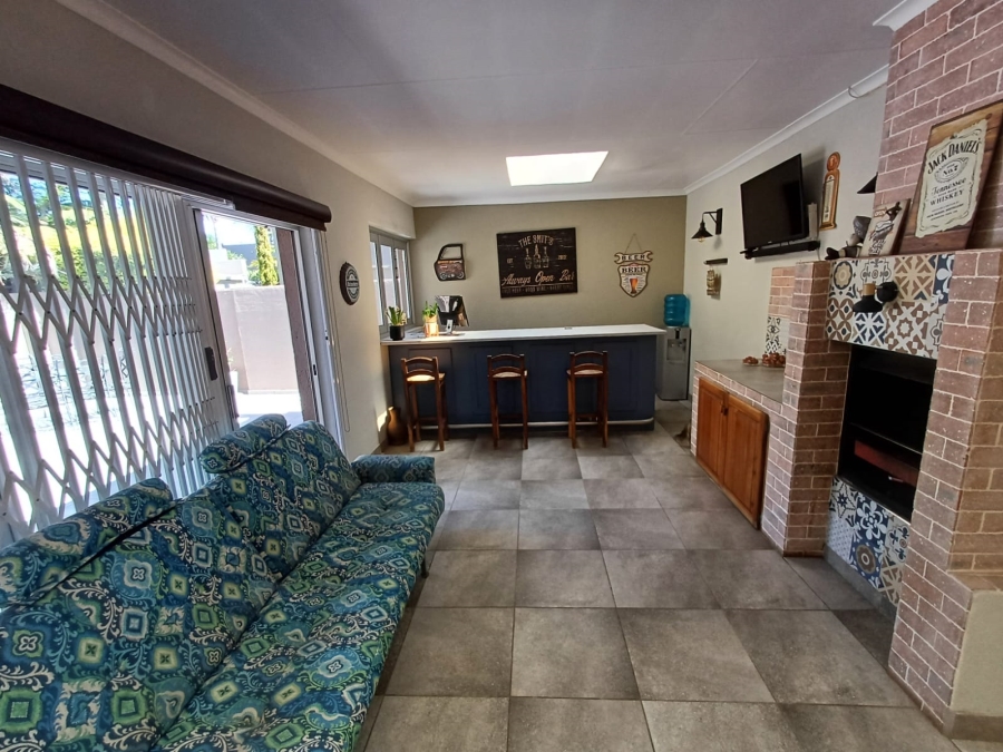 4 Bedroom Property for Sale in Glen Marais Gauteng