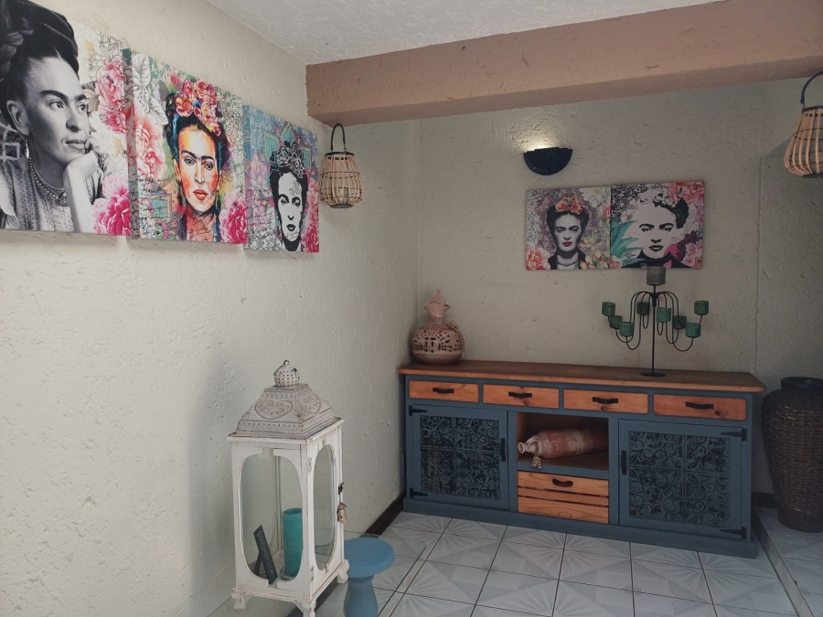 4 Bedroom Property for Sale in Glen Marais Gauteng