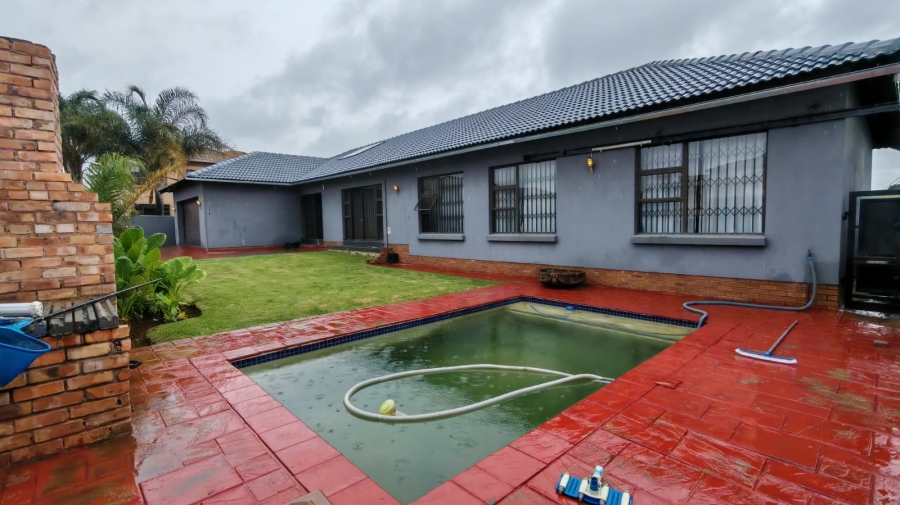 3 Bedroom Property for Sale in Sonneveld Gauteng