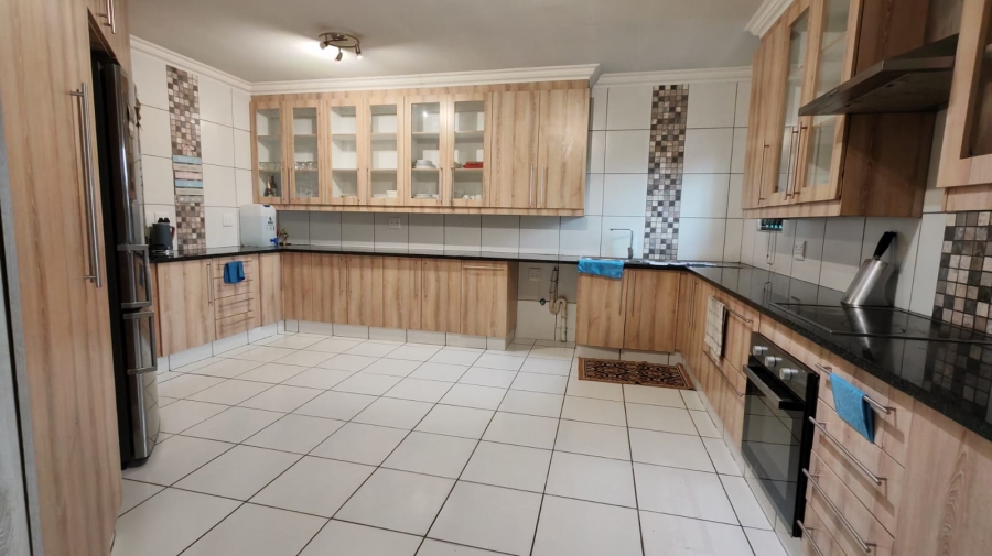 3 Bedroom Property for Sale in Sonneveld Gauteng