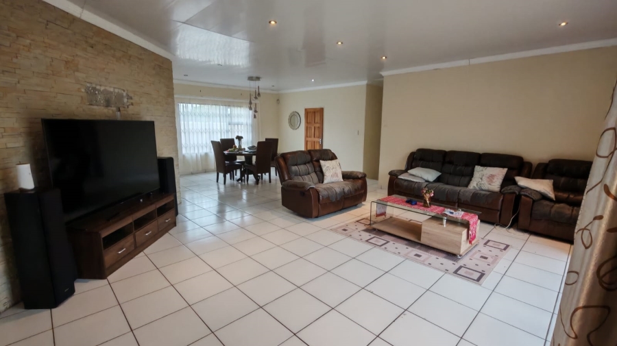 3 Bedroom Property for Sale in Sonneveld Gauteng