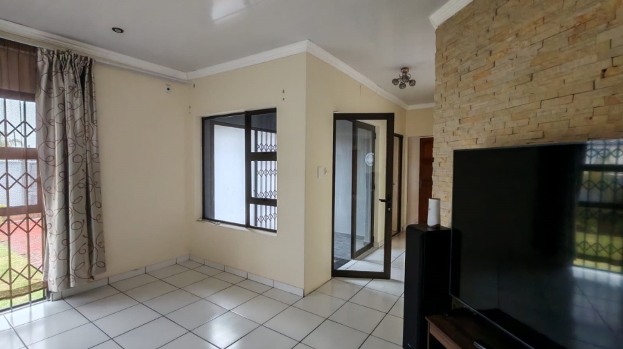 3 Bedroom Property for Sale in Sonneveld Gauteng