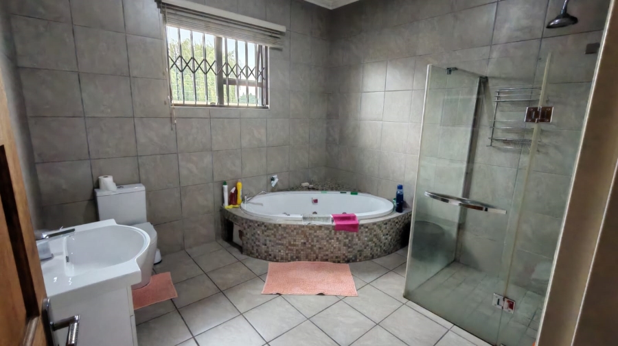 3 Bedroom Property for Sale in Sonneveld Gauteng