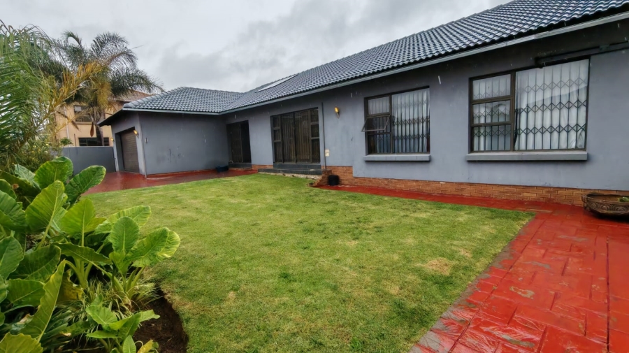 3 Bedroom Property for Sale in Sonneveld Gauteng