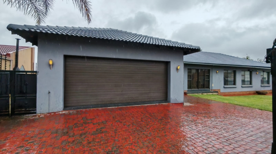 3 Bedroom Property for Sale in Sonneveld Gauteng