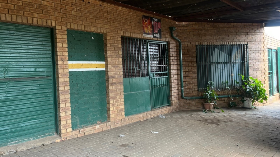 2 Bedroom Property for Sale in Mamelodi East Gauteng