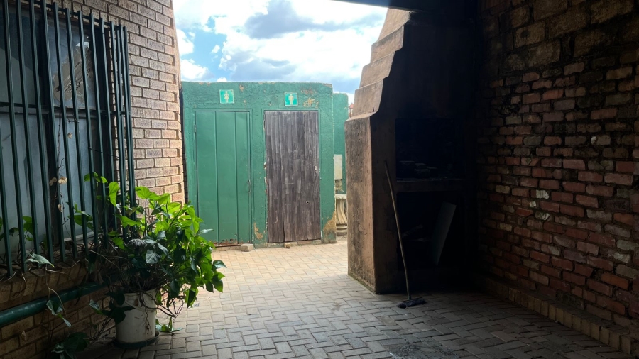 2 Bedroom Property for Sale in Mamelodi East Gauteng