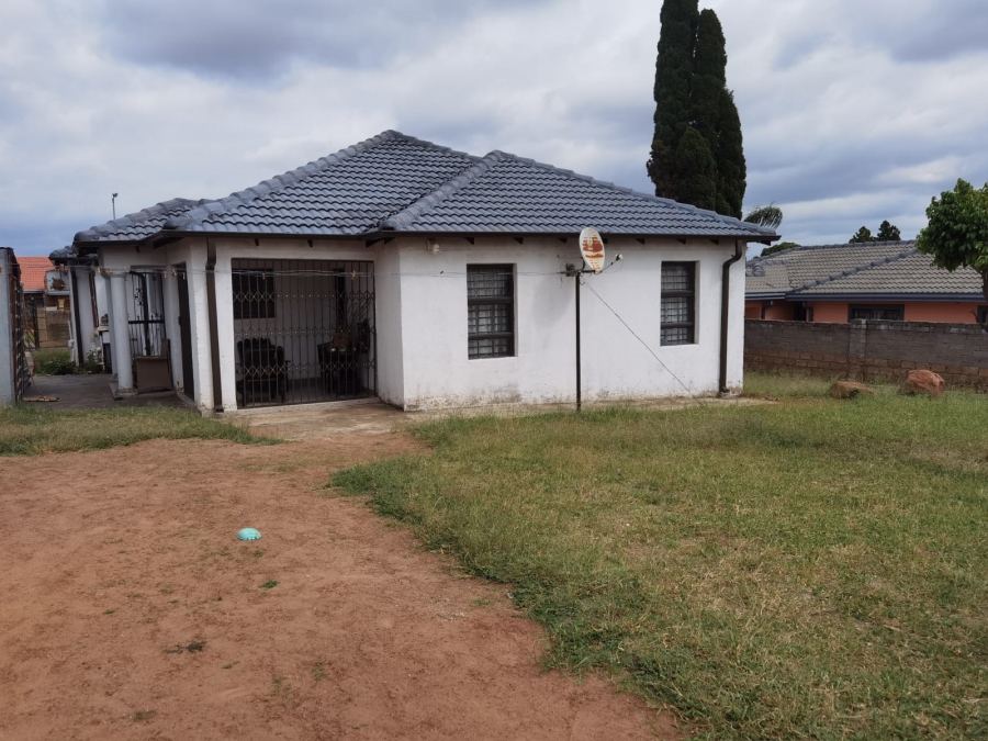 4 Bedroom Property for Sale in Soshanguve BB Gauteng