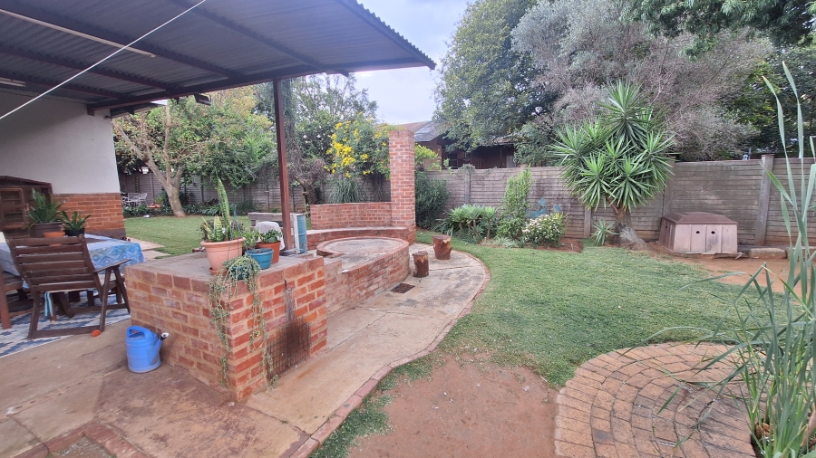4 Bedroom Property for Sale in East Lynne Gauteng