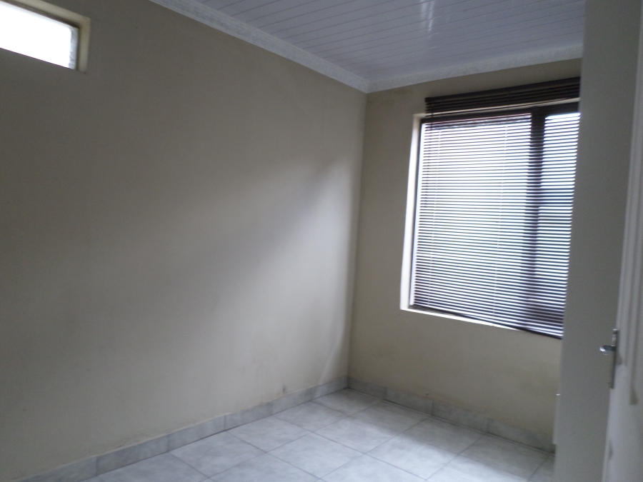 To Let 1 Bedroom Property for Rent in Coronationville Gauteng