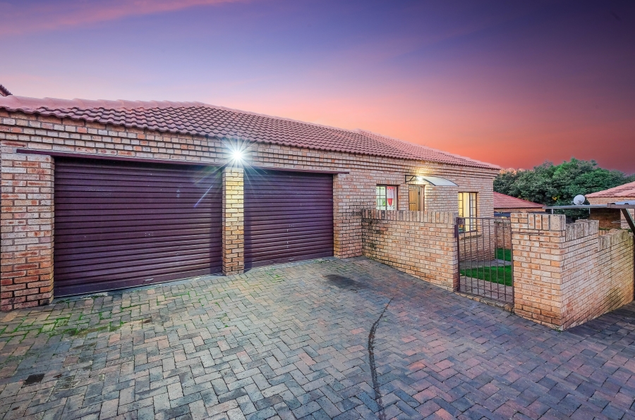 3 Bedroom Property for Sale in Kenmare Gauteng