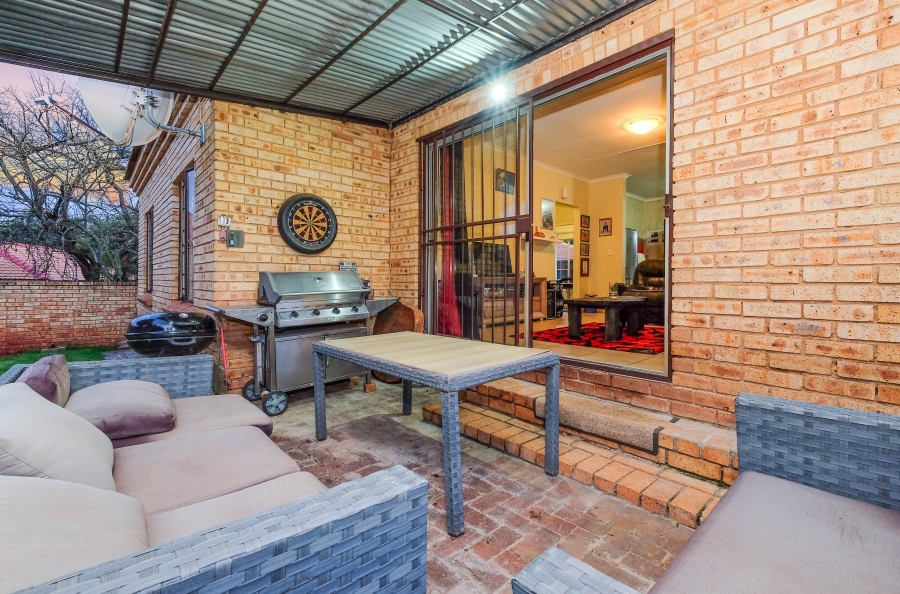 3 Bedroom Property for Sale in Kenmare Gauteng