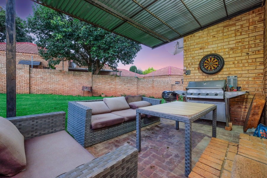 3 Bedroom Property for Sale in Kenmare Gauteng