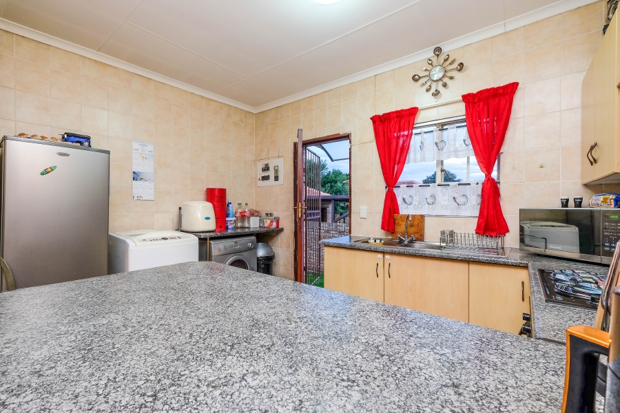 3 Bedroom Property for Sale in Kenmare Gauteng