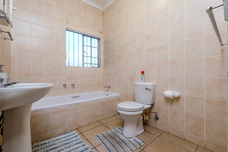 3 Bedroom Property for Sale in Kenmare Gauteng