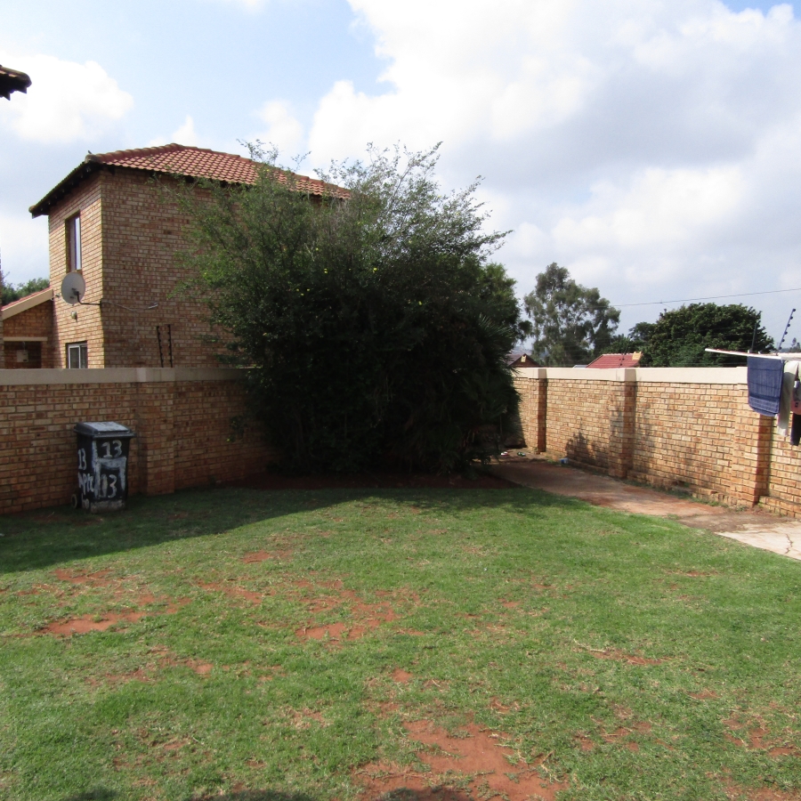 2 Bedroom Property for Sale in Witpoortjie Gauteng
