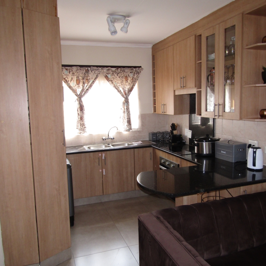 2 Bedroom Property for Sale in Witpoortjie Gauteng