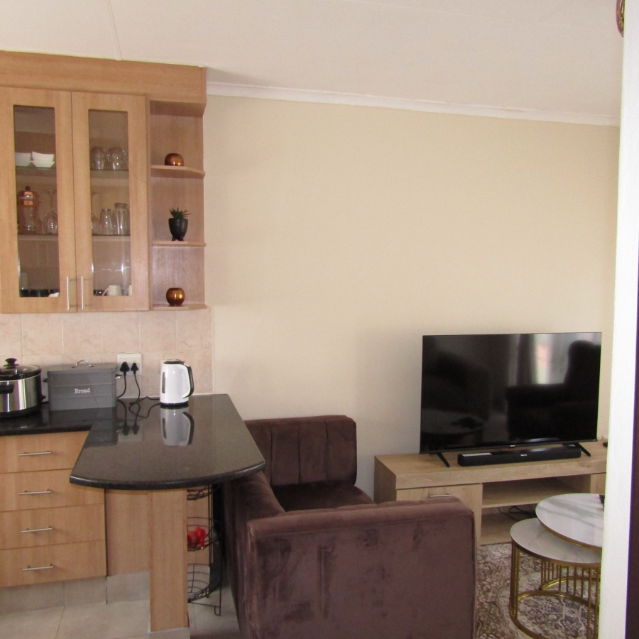 2 Bedroom Property for Sale in Witpoortjie Gauteng