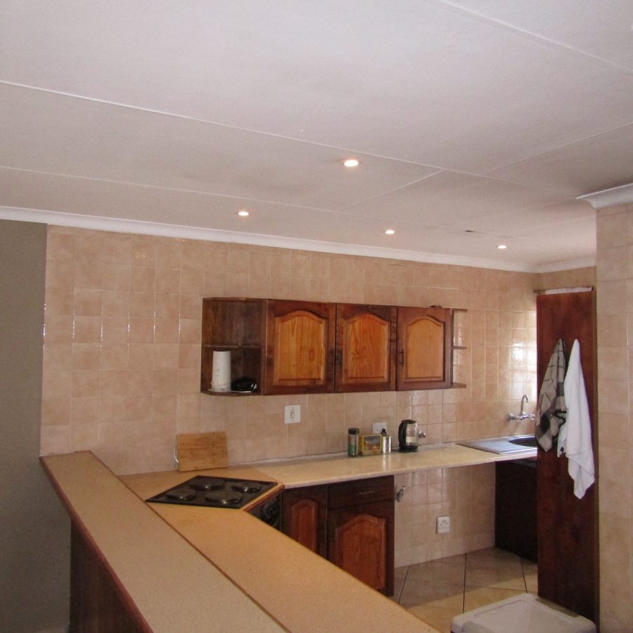 2 Bedroom Property for Sale in Helderkruin Gauteng