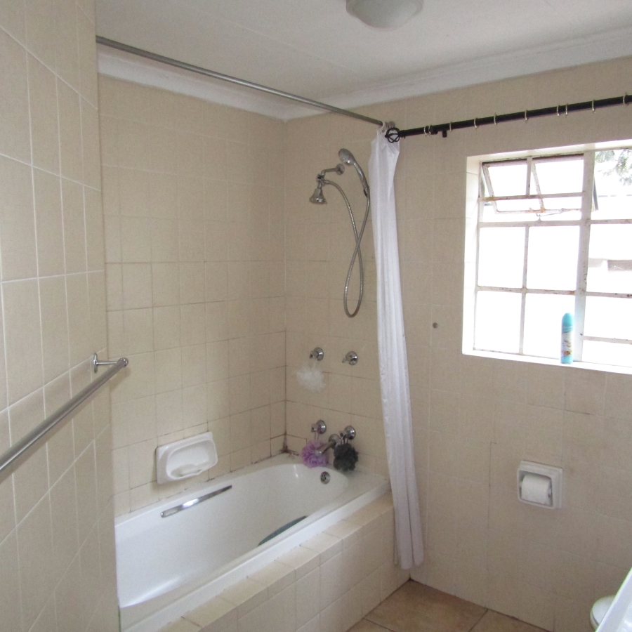 2 Bedroom Property for Sale in Helderkruin Gauteng