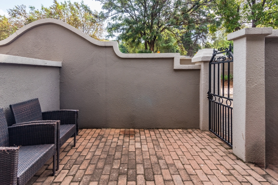 2 Bedroom Property for Sale in Helderkruin Gauteng