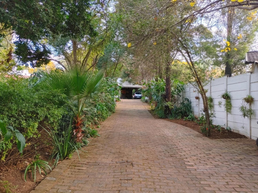 To Let 1 Bedroom Property for Rent in Hurlingham Gauteng