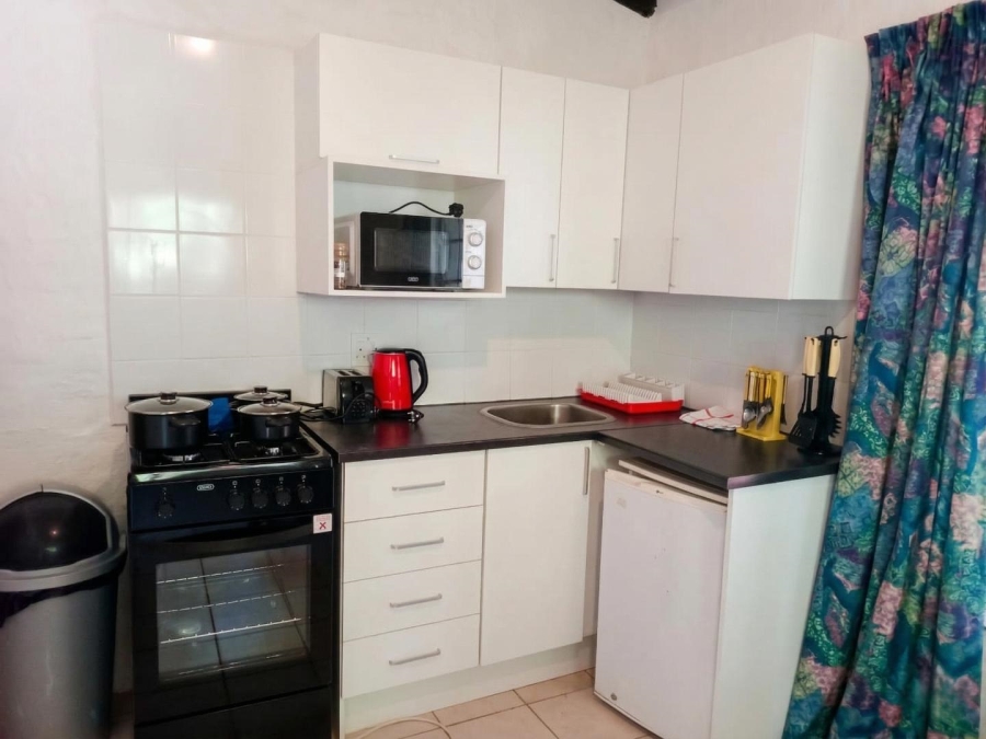 To Let 1 Bedroom Property for Rent in Hurlingham Gauteng