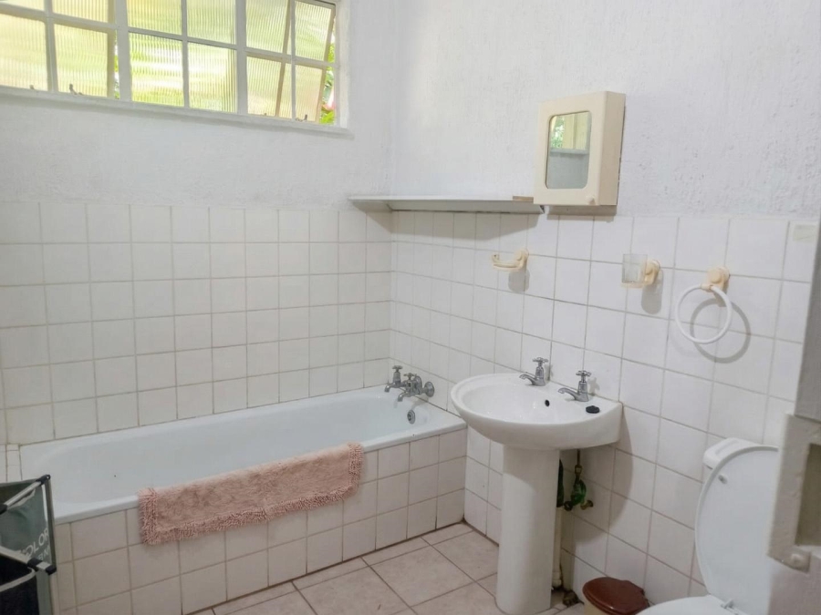 To Let 1 Bedroom Property for Rent in Hurlingham Gauteng