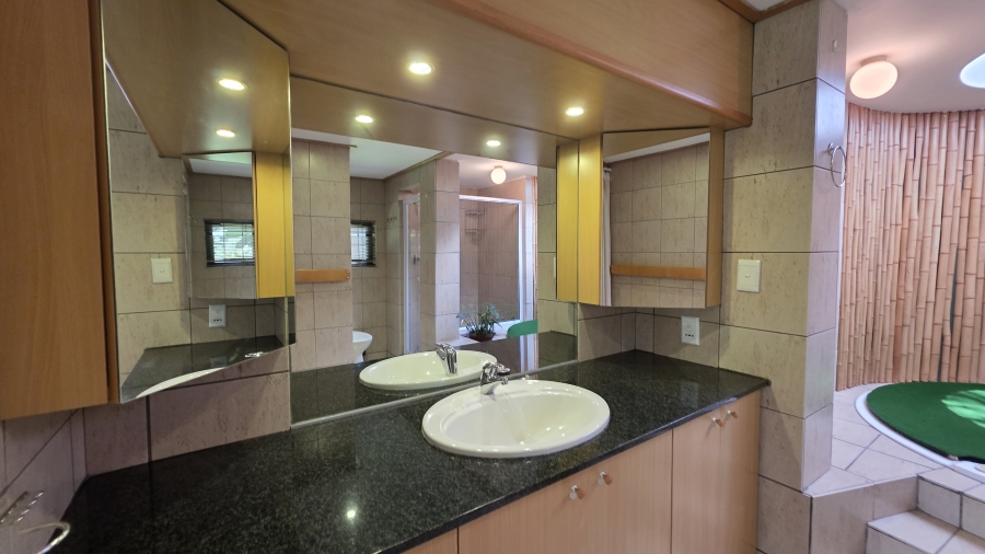 2 Bedroom Property for Sale in Waterkloof Ridge Gauteng