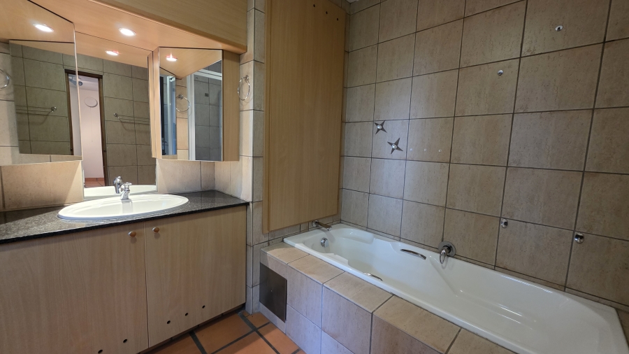 2 Bedroom Property for Sale in Waterkloof Ridge Gauteng