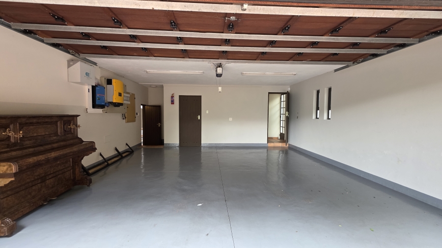 2 Bedroom Property for Sale in Waterkloof Ridge Gauteng