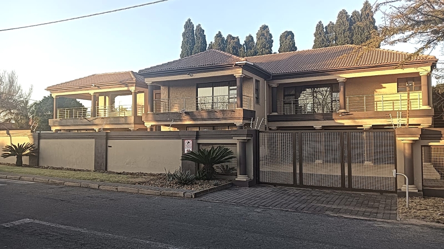 6 Bedroom Property for Sale in Edleen Gauteng