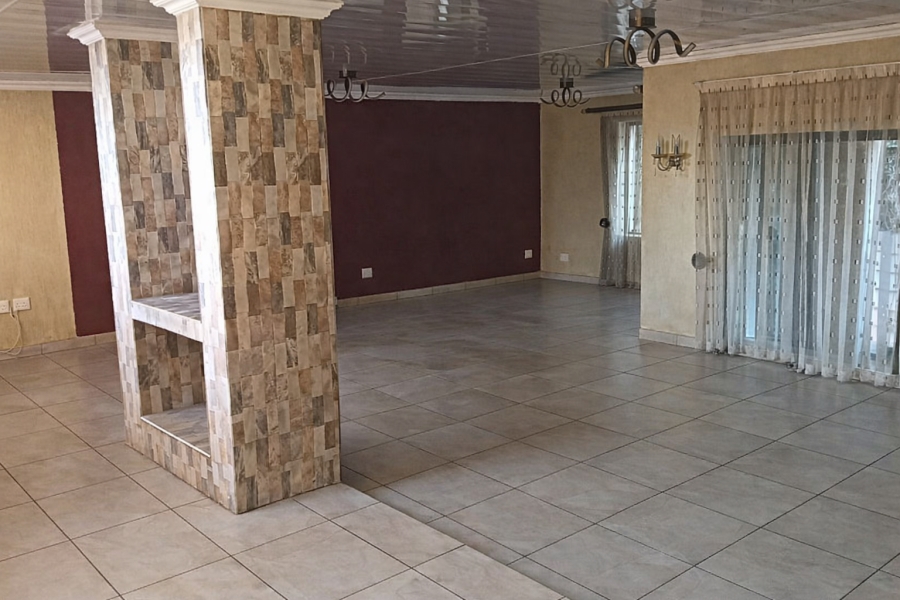 6 Bedroom Property for Sale in Edleen Gauteng