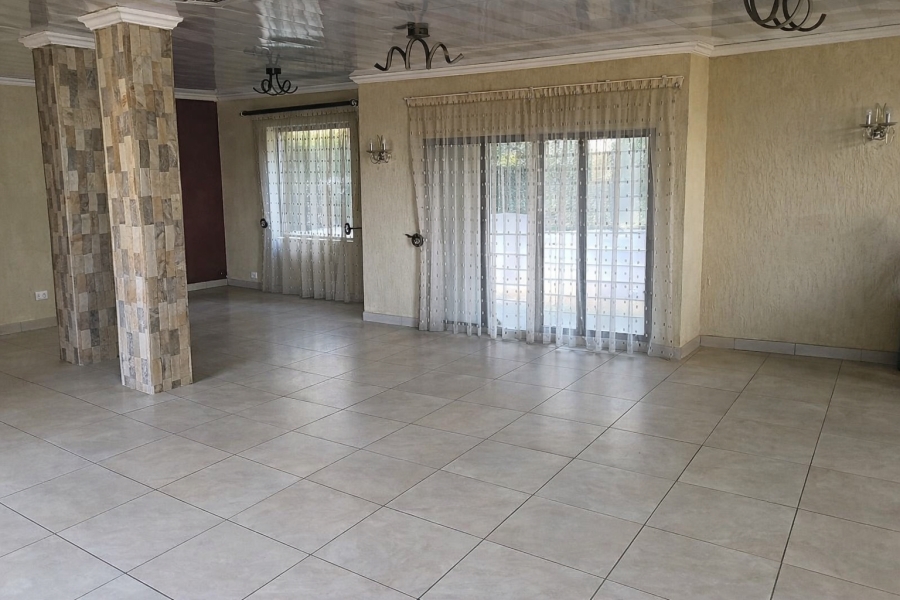 6 Bedroom Property for Sale in Edleen Gauteng