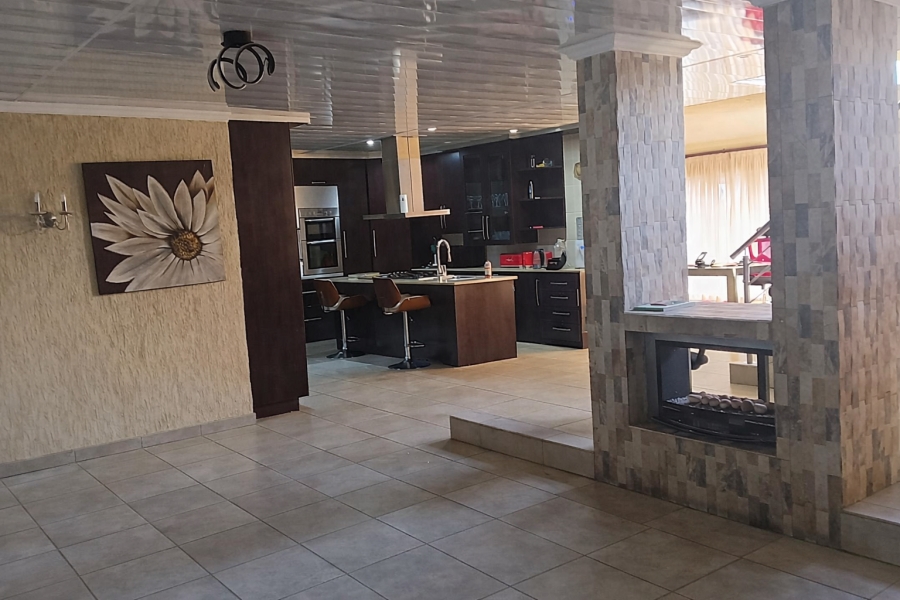 6 Bedroom Property for Sale in Edleen Gauteng