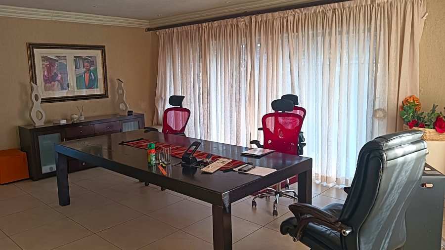 6 Bedroom Property for Sale in Edleen Gauteng