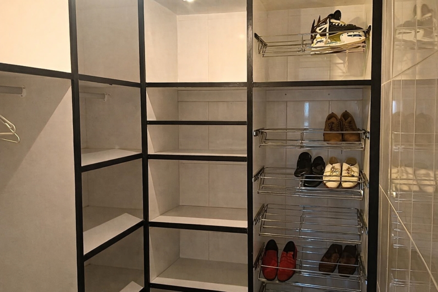 6 Bedroom Property for Sale in Edleen Gauteng