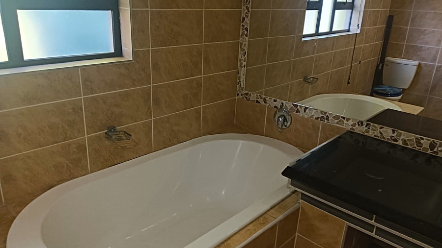 6 Bedroom Property for Sale in Edleen Gauteng