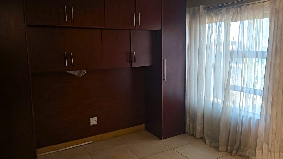 6 Bedroom Property for Sale in Edleen Gauteng