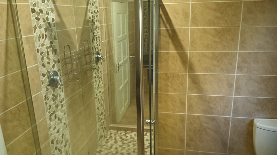 6 Bedroom Property for Sale in Edleen Gauteng