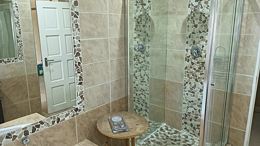 6 Bedroom Property for Sale in Edleen Gauteng