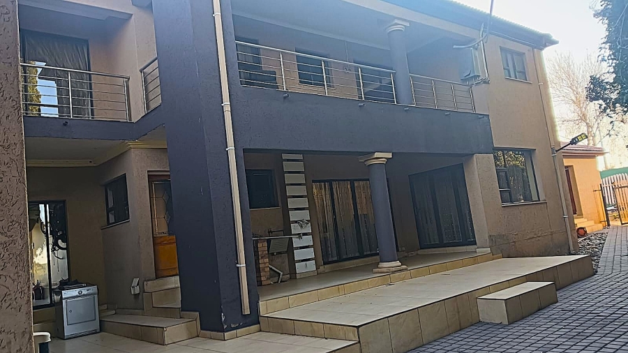 6 Bedroom Property for Sale in Edleen Gauteng