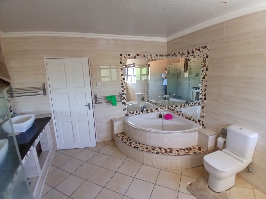 6 Bedroom Property for Sale in Edleen Gauteng